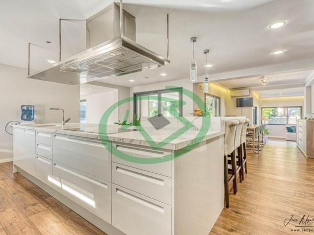 Casa en venta en Avinyonet de Puigventós, La Torre Mas Pau photo 0