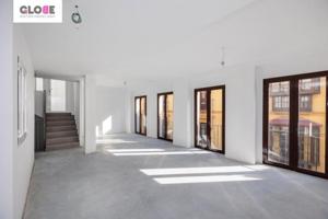 Edificio en venta en Granada, Centro photo 0