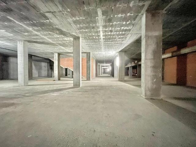 Local comercial en venta en A Coruña, Avenida de Lamadosa, 15009 photo 0