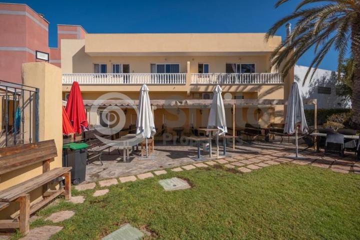 Edificio en venta en Arona, Calle Chindia, 60, 38626 photo 0