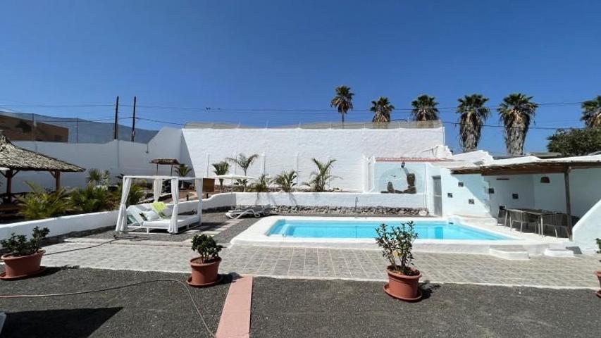 Chalet en venta en San Bartolomé de Tirajana, El Salobre photo 0