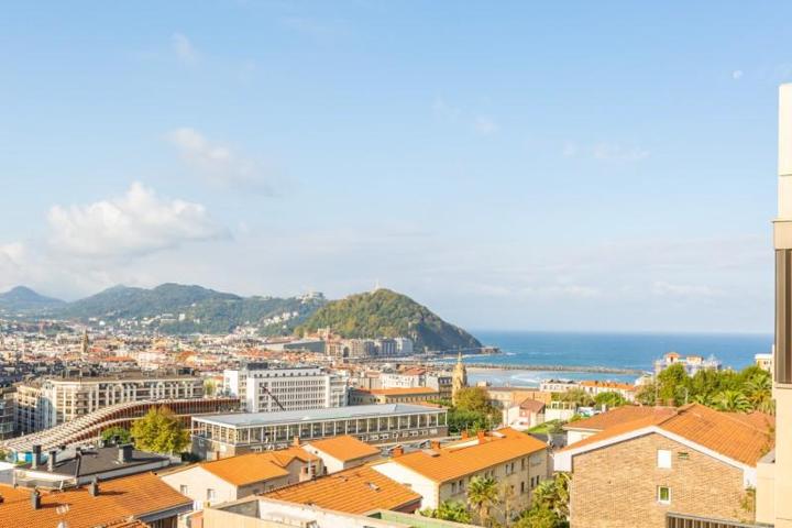 Piso en venta en Donostia-San Sebastián, Donostia-San Sebastián photo 0