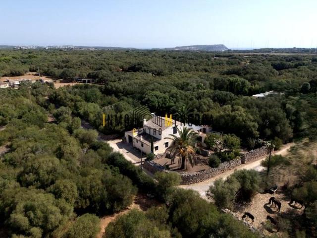 Casa con terreno en venta en Es Castell photo 0