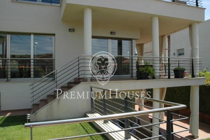 Casa en venta en Alella, Centro photo 0