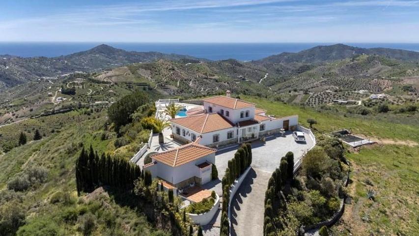 Chalet en venta en Canillas de Albaida, Canillas de Albaida photo 0