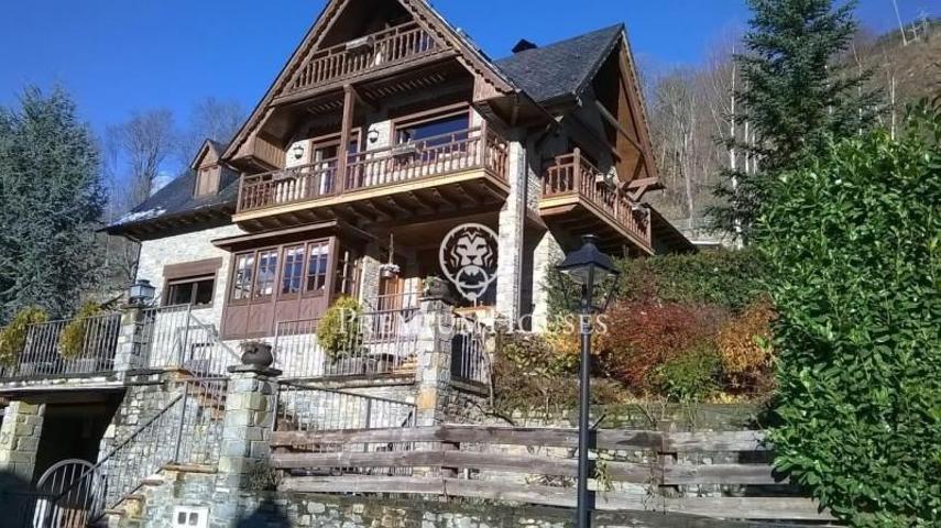 Casa en venta en Vielha e Mijaran, Val d Aran photo 0