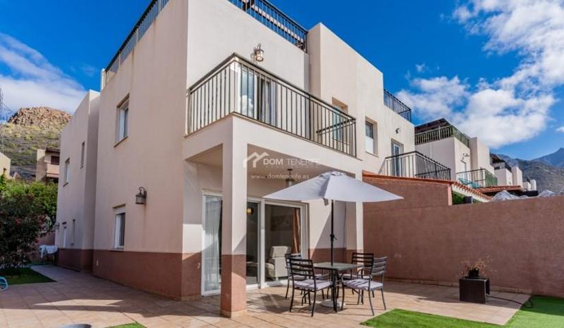 Adosada en venta en Adeje, Fañabe Alto photo 0