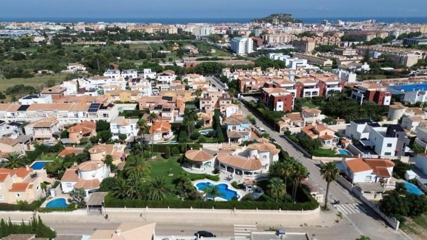 Chalet en venta en Denia, Marina Alta photo 0