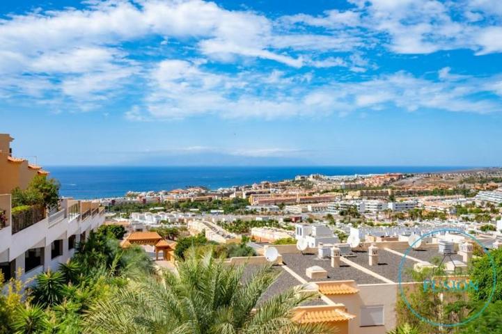 Adosada en venta en Adeje, Roque del Conde photo 0