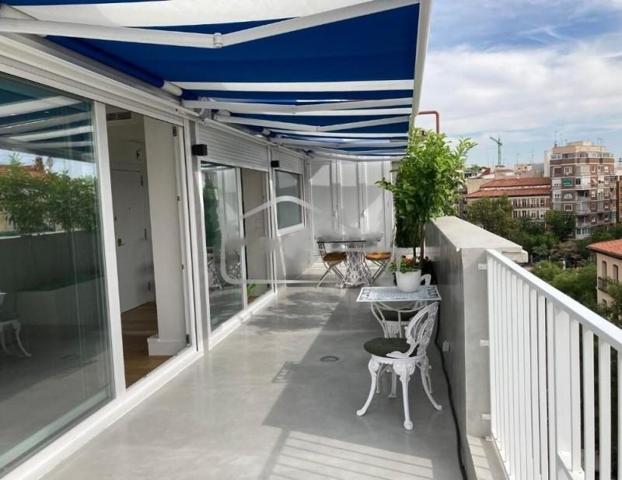 Aticos en venta en Madrid, Chamberí photo 0