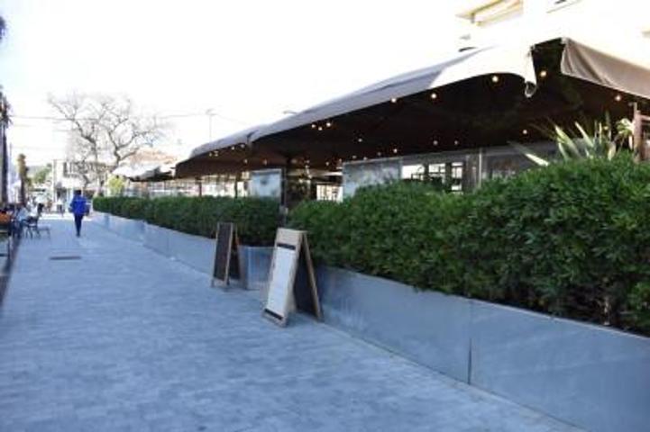 Local comercial en venta en Castelldefels, Castelldefels photo 0