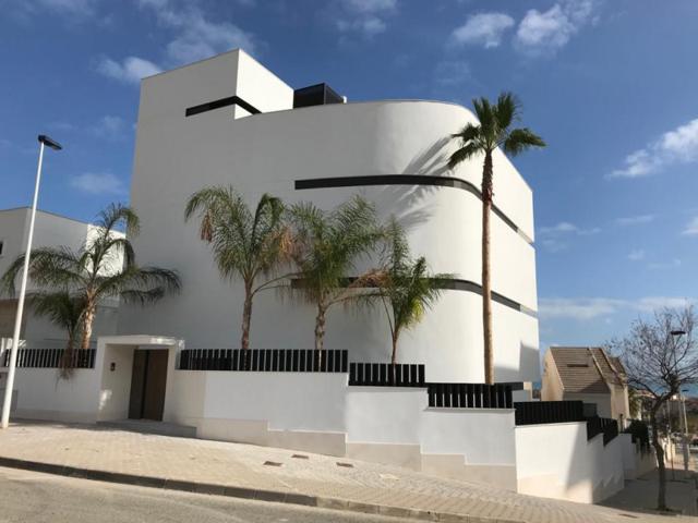 Chalet en venta en Guardamar del Segura, Urbanizaciones photo 0