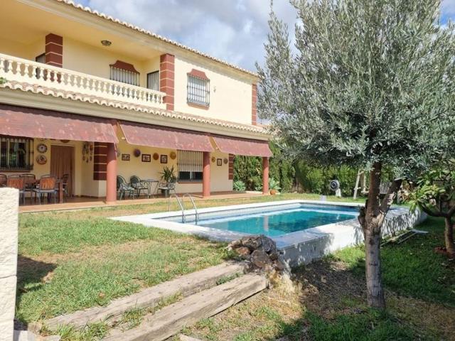 Casa en venta en Rincón de la Victoria, Cotomar photo 0