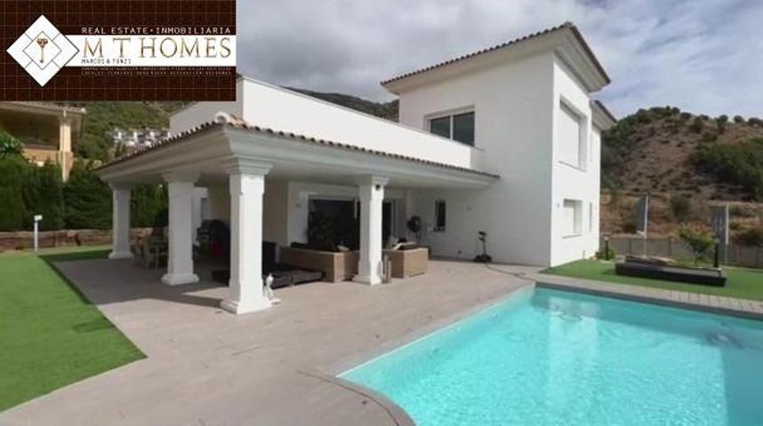 Chalet en venta en Mijas, El Higuerón photo 0