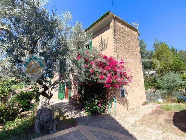 Casa con terreno en venta en Sóller photo 0