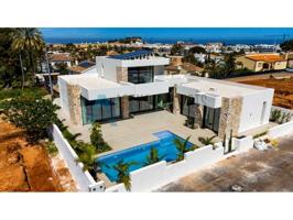 Chalet en venta en Denia photo 0