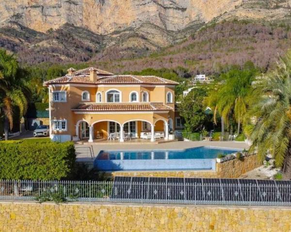 Casa en venta en Jávea-Xàbia photo 0