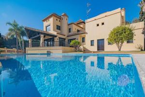 Casa en venta en Almuñécar, Avd. mediterraneo photo 0