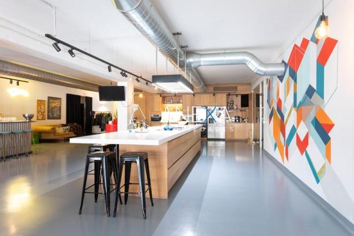 Local comercial en venta en Barcelona, El Poblenou photo 0