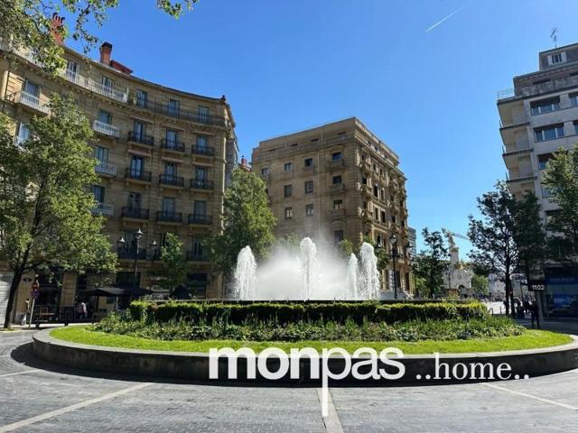 Piso en venta en Donostia-San Sebastián, Área Romántica photo 0