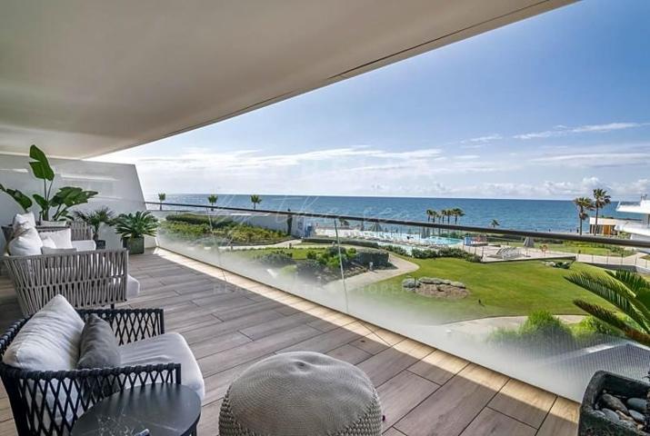 Piso en venta en Estepona, Estepona photo 0