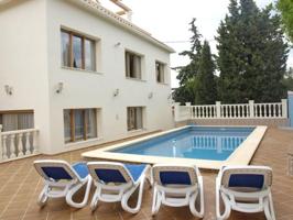 Chalet en venta en Alfaz del Pi, Albir photo 0