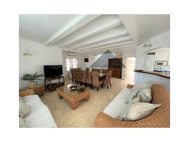 Chalet en venta en Denia, Playa Deveses photo 0