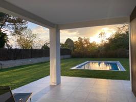 Chalet en venta en Oleiros, Centro de oleiros photo 0