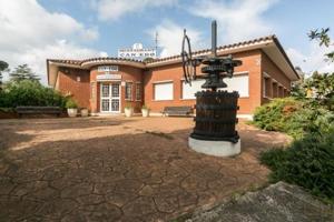 Casa en venta en Cerdanyola del Vallès photo 0