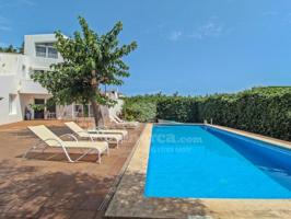 Chalet en venta en Es Castell photo 0