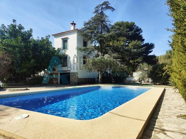 Chalet en venta en Denia photo 0