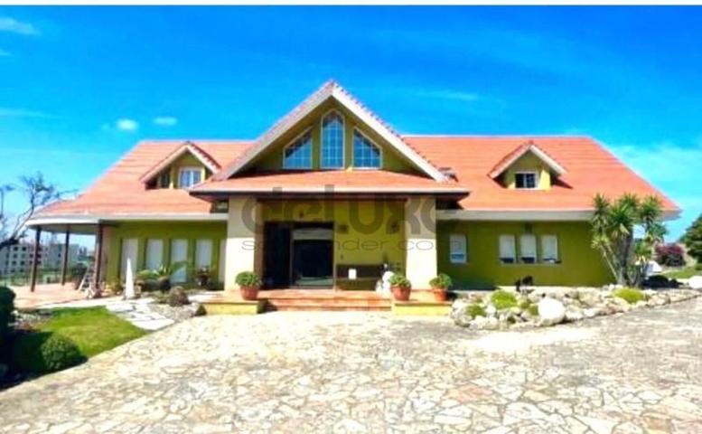 Chalet en venta en Santander, Cueto photo 0