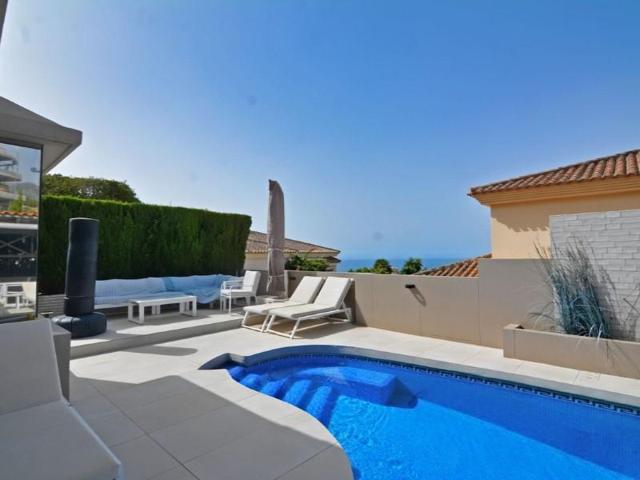 Casa en venta en Benalmádena photo 0