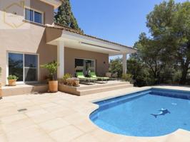 Chalet en venta en Marbella, Elviria photo 0
