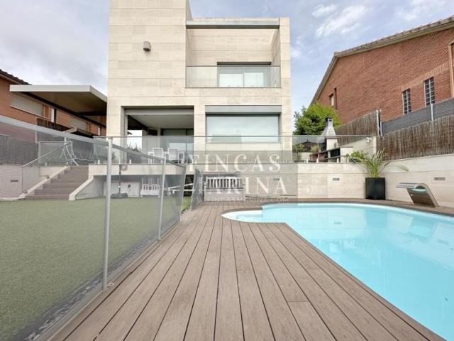 Chalet en venta en Viladecans, Carrer Maria Zambrano, 08840 photo 0