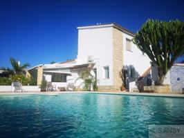 Casa en venta en Denia photo 0