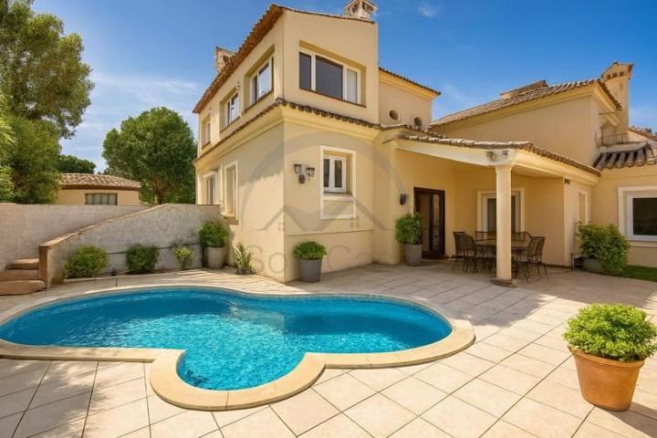 Chalet en venta en Sotogrande, Sotogrande Costa - Zona B photo 0