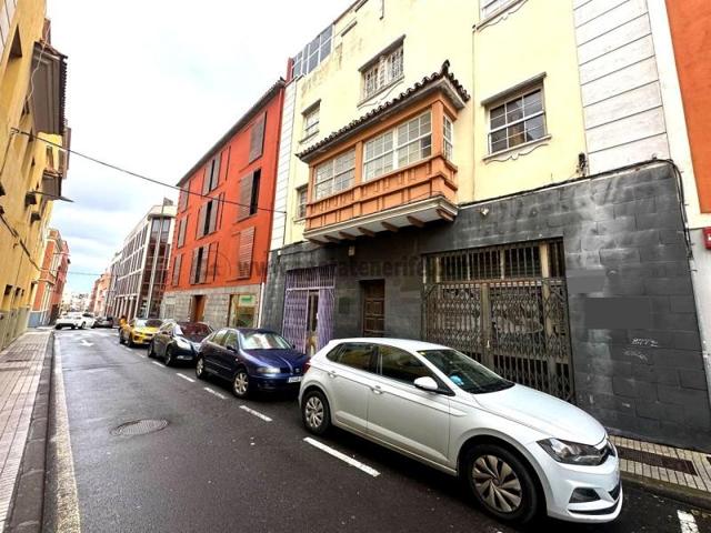 Edificio en venta en La Laguna, Tenerife North photo 0