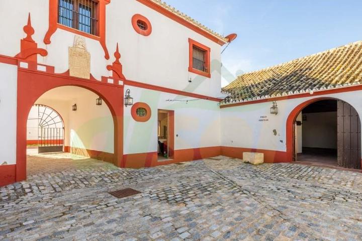 Casa con terreno en venta en La Puebla de Cazalla, Andalucia photo 0