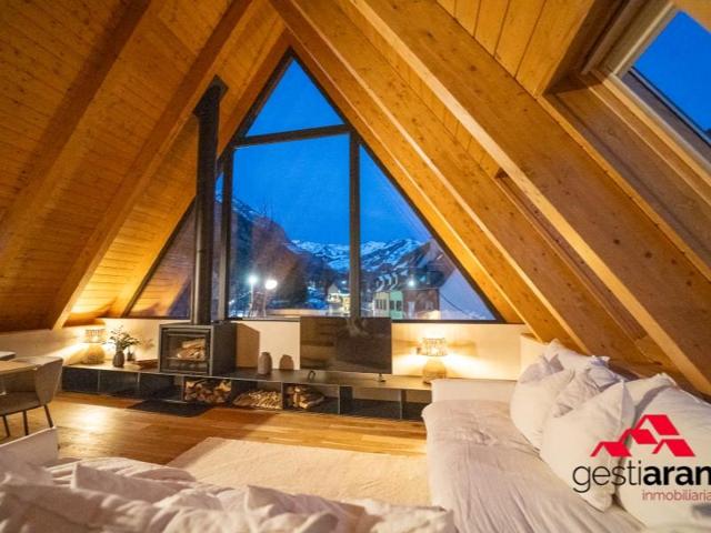 Casa en venta en Naut Aran photo 0