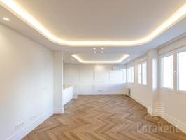 Piso en venta en Madrid, Fuente del Berro photo 0