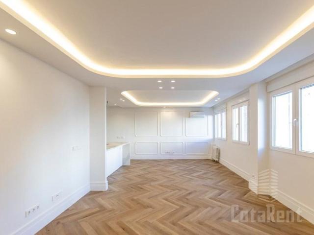 Piso en venta en Madrid, Fuente del Berro photo 0