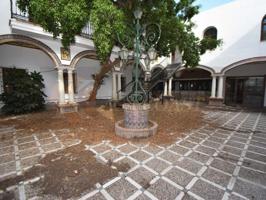 Local comercial en venta en Mijas photo 0