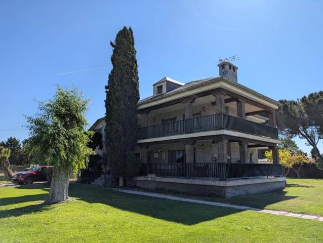 Chalet en venta en Fuente el Saz de Jarama photo 0