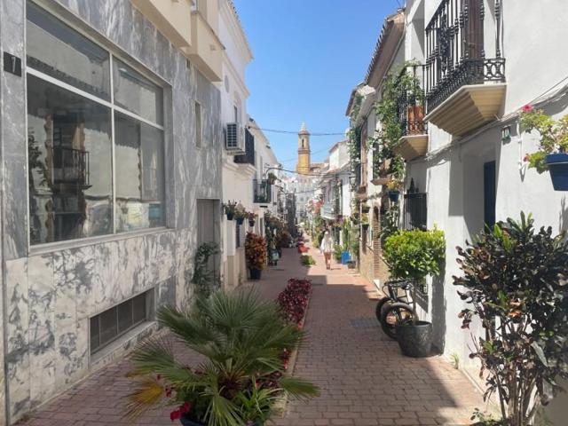 Casas de pueblo en venta en Estepona, Costa Del Sol photo 0
