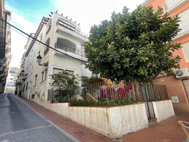 Edificio en venta en Benidorm, Casco Antiguo photo 0