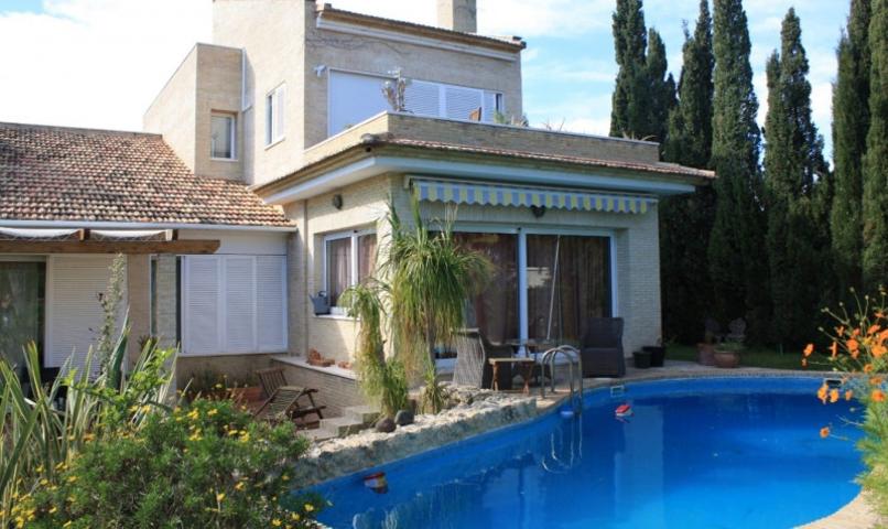 Chalet en venta en Chiclana de la Frontera, Novo sancti petri photo 0