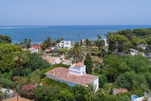 Chalet en venta en Denia, Las rotas photo 0