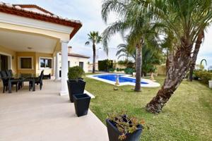 Chalet en venta en Benissa photo 0
