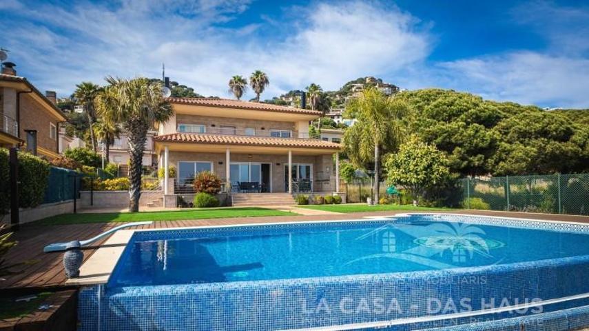 Chalet en venta en Lloret de Mar, La Selva photo 0